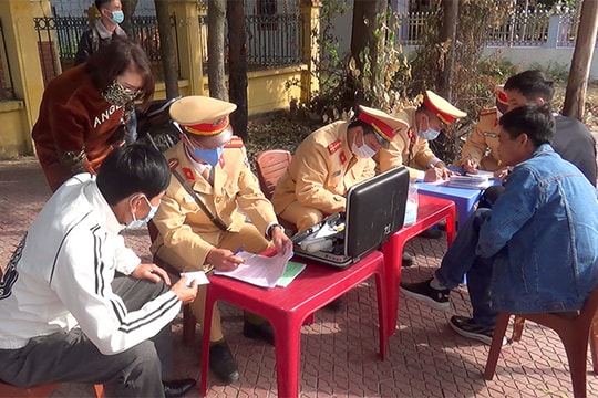 Tăng cường kiểm soát giao thông cuối năm